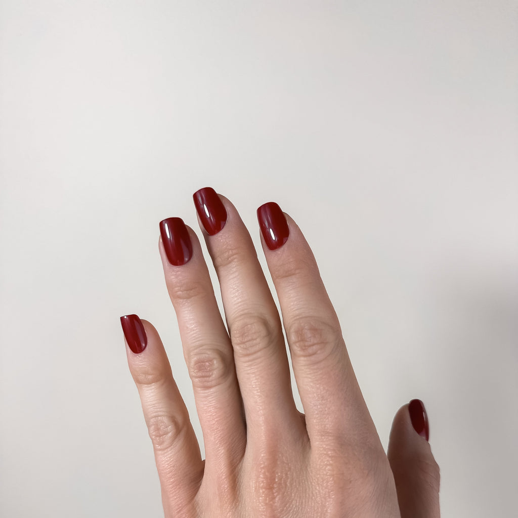 ROUGE FONDAMENTAL — L’allure sans détour