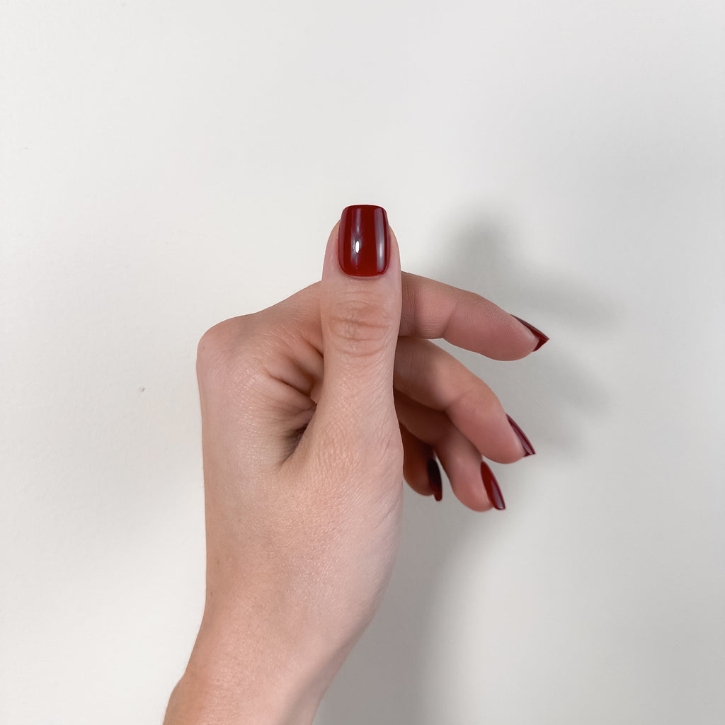 ROUGE FONDAMENTAL — L’allure sans détour