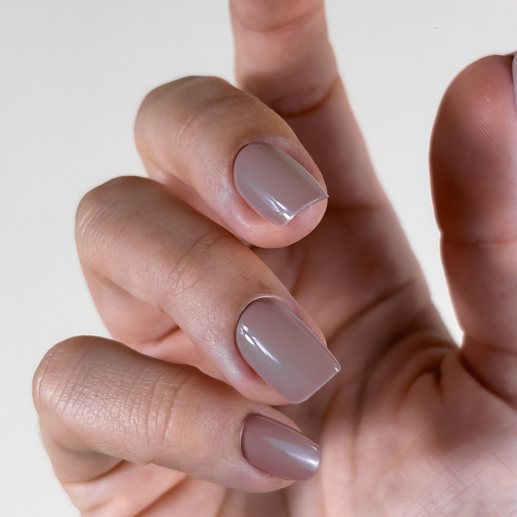 ROSE CACHMIRE — La discrétion éloquente