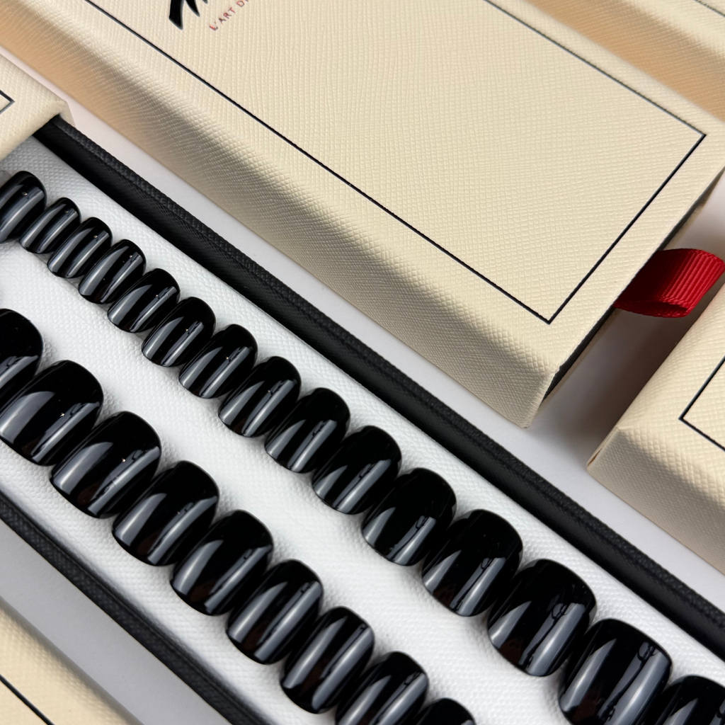 NOIR ABSOLU - la signature d'autorité