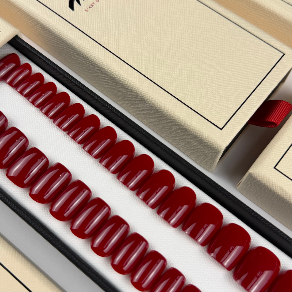 ROUGE FONDAMENTAL — L’allure sans détour