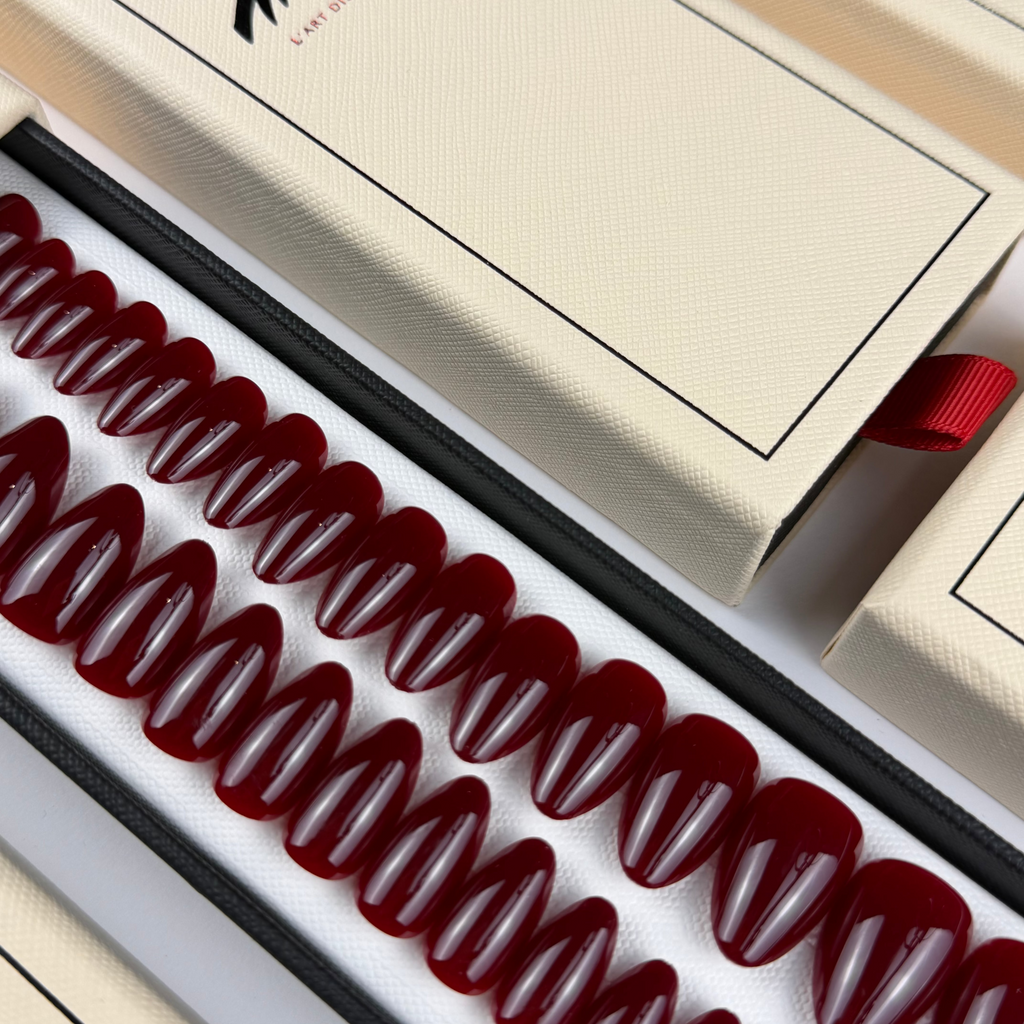 ROUGE VELOURS  — La profondeur envoûtante