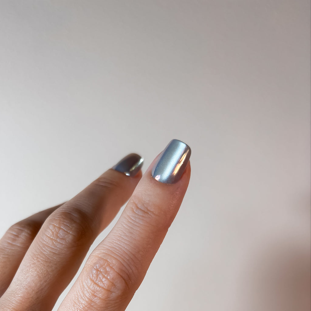 ARGENT HOLOGRAPHIQUE — L’éclat futuriste