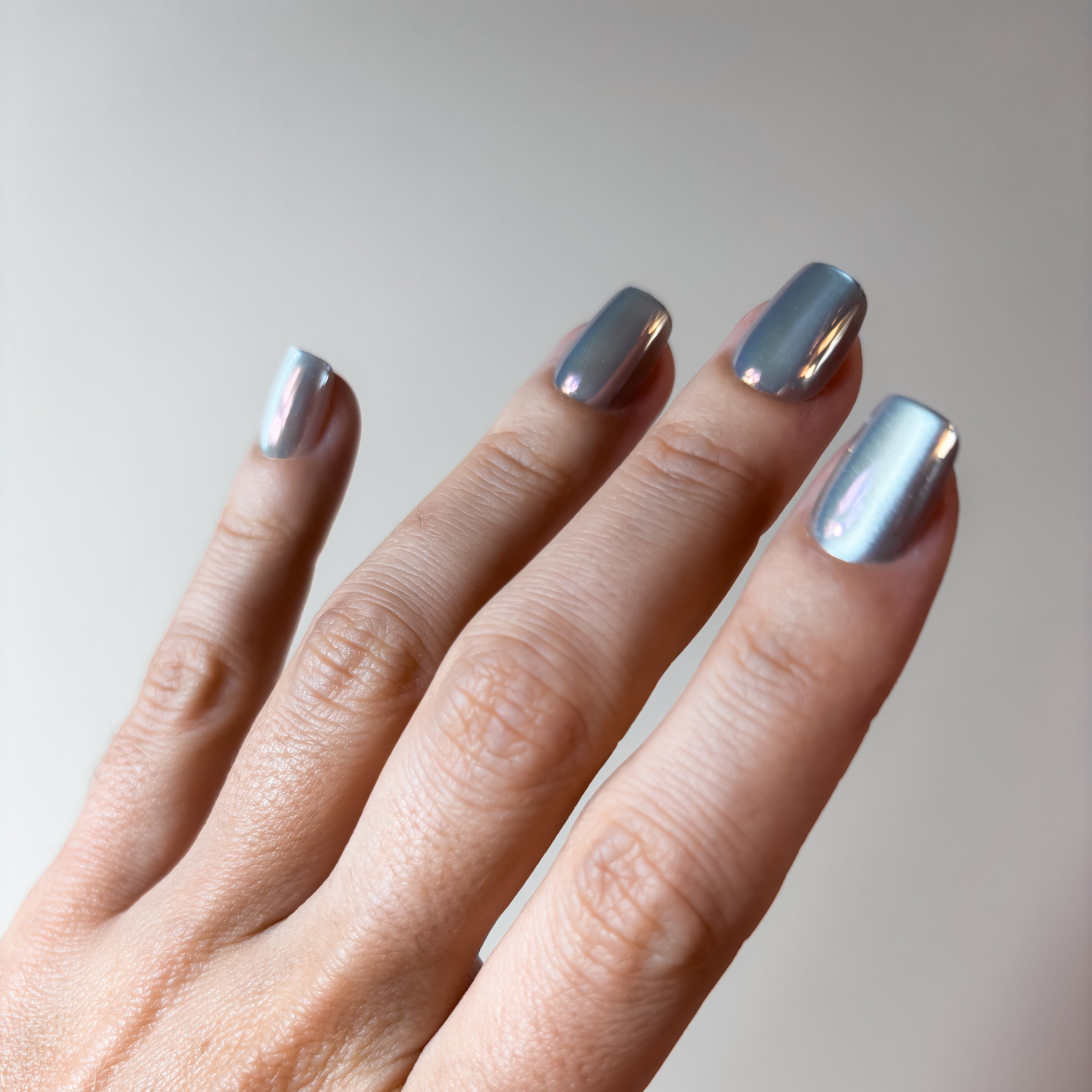 ARGENT HOLOGRAPHIQUE — L’éclat futuriste