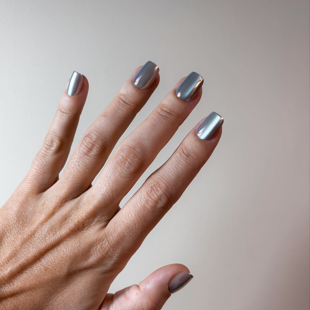 ARGENT HOLOGRAPHIQUE — L’éclat futuriste